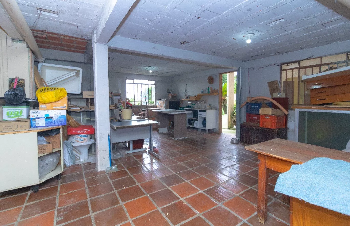 Casa à venda com 6 quartos, 360m² - Foto 24