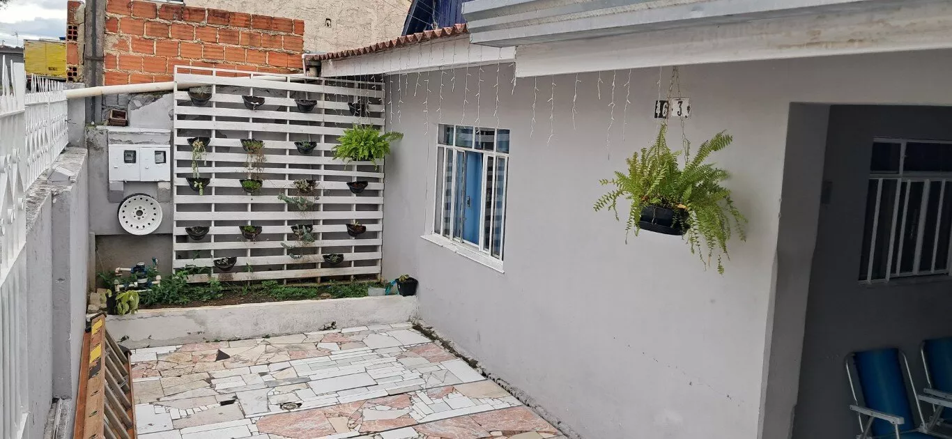 Casa à venda com 2 quartos, 100m² - Foto 2