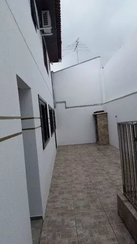 Sobrado à venda com 3 quartos, 300m² - Foto 3