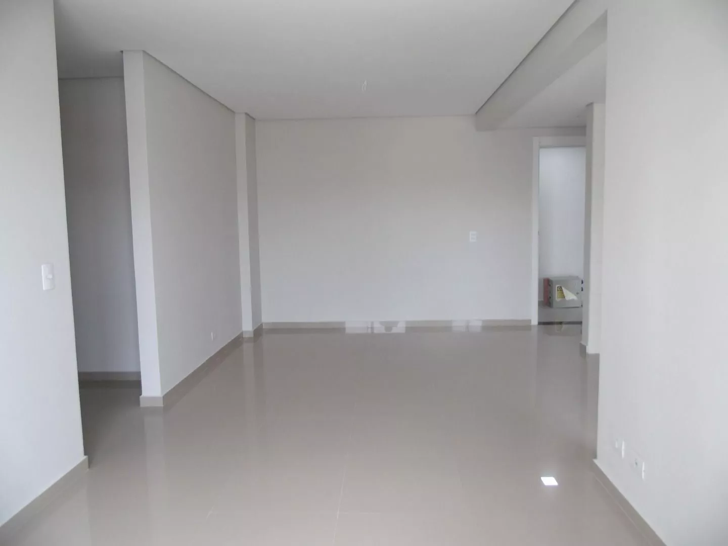 Apartamento à venda com 2 quartos, 61m² - Foto 11