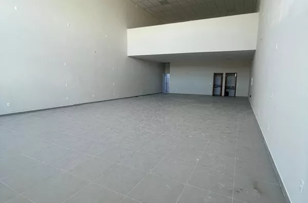 Loja de esquina para aluguel, com banheiro e garagem, Centro, São Mateus-ES