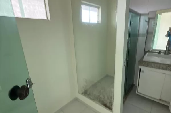 Casa tripex para aluguel,  três quartos, sendo um suíte, rua 38, próximo a pista, Guriri Norte, São Mateus-ES - Foto 19