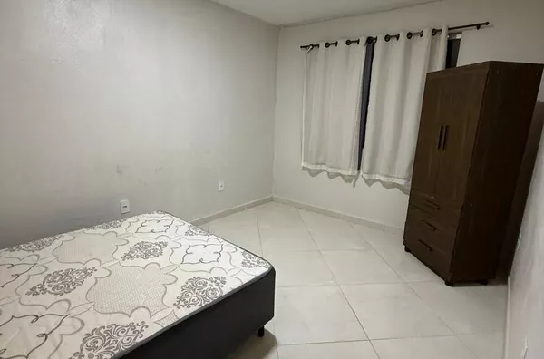 Apartamento para aluguel mobiliado,  dois quartos, sala/cozinha, área de serviço e garagem para moto, incluso água e internet, Guriri Sul, São Mateus-ES