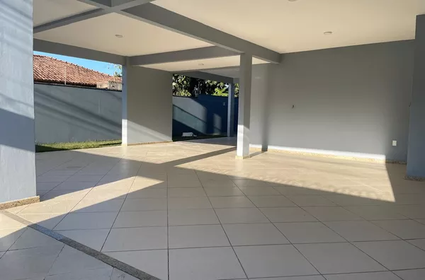 Casa duplex para aluguel,  4 quartos, 3 banheiros, duas vagas de garagem, bairro de Fátima, São Mateus-ES