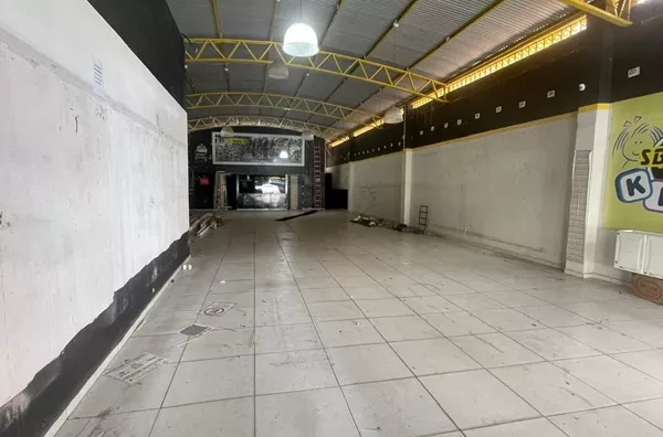 Loja  para aluguel,  400 m², dois banheiros, cozinha e escritório, Sernamby, São Mateus-ES