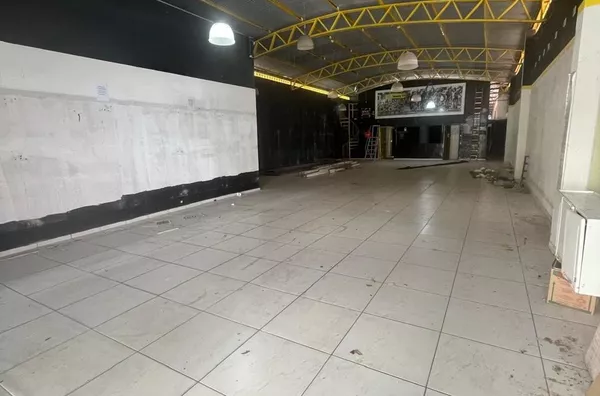 Loja  para aluguel,  400 m², dois banheiros, cozinha e escritório, Sernamby, São Mateus-ES