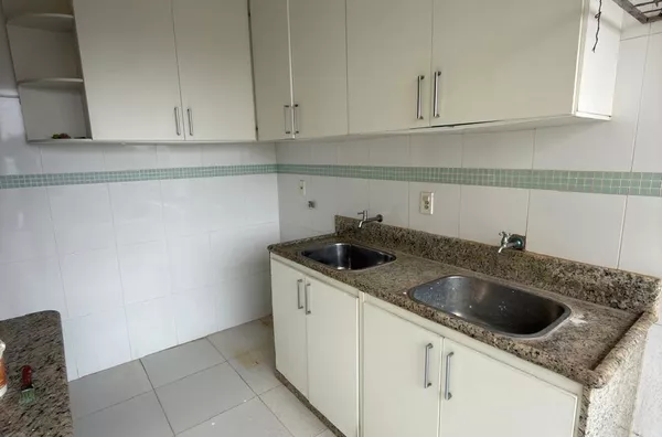 Casa tripex para aluguel,  três quartos, sendo um suíte, rua 38, próximo a pista, Guriri Norte, São Mateus-ES - Foto 8
