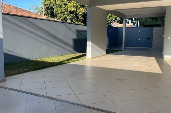 Casa duplex para aluguel,  4 quartos, 3 banheiros, duas vagas de garagem, bairro de Fátima, São Mateus-ES