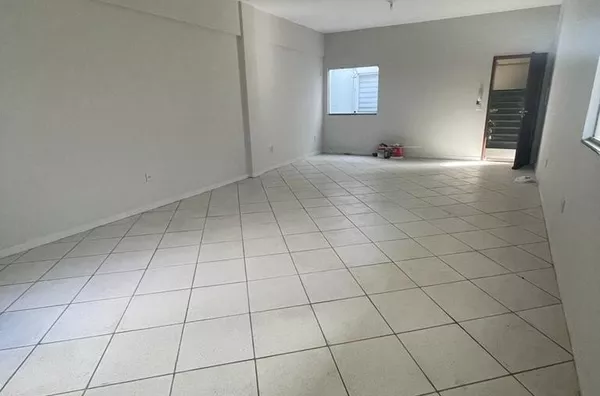 Sala comercial com banheiro, para aluguel,  Centro, São Mateus-ES