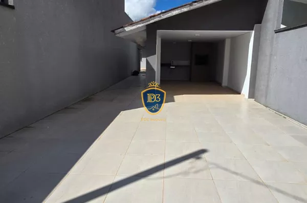  Casa para venda com 4 vagas de garagem em  Uvaranas, Ponta Grossa