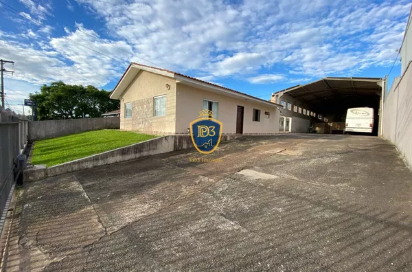 Casa à venda em Uvaranas 