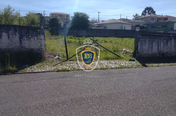 Terreno à venda em Uvaranas 