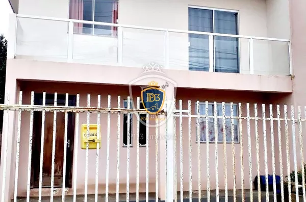 Sobrado à venda em Uvaranas 