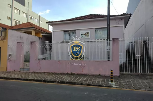 Casa à venda em Centro - Paralelo com a rua Ermelino de Leão 