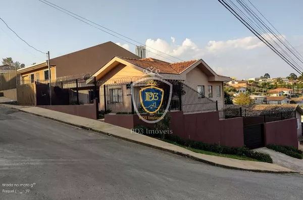 Casa à venda em Uvaranas - Próximo ao Shopping Palladium 