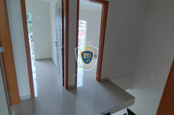 SOBRADO A VENDA COM TRÊS  QUARTOS  EM OFICINAS