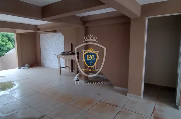 SOBRADO A VENDA COM TRÊS  QUARTOS  EM OFICINAS