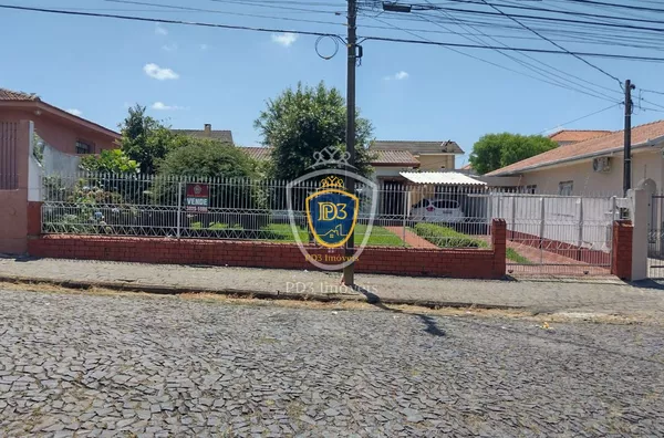 Casa à venda em Uvaranas 