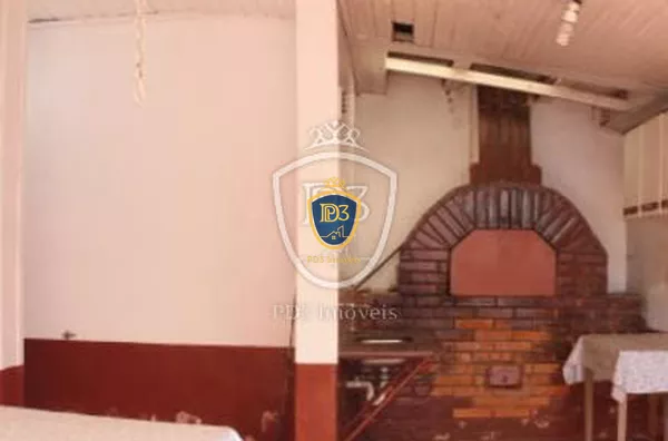 Casa à venda em Uvaranas 