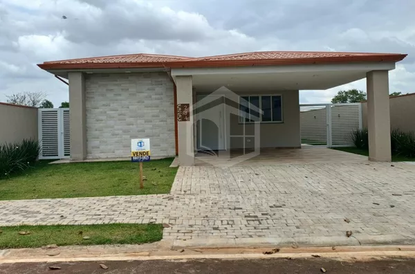 Casa em condomínio, piscina, 3 quartos, Cognópolis, Foz do Iguaçu