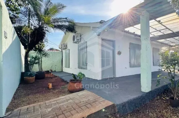 Casa para aluguel,  com Edícula e quintal arborizado, Bairro Jd.Vitória, Foz do Iguaçu / PR - Foto 2