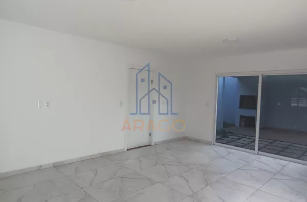 Imóvel à Venda no Colonial – Conforto, Espaço e Localização Privilegiada