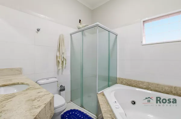 Casa à Venda com Suíte Master e equipado com Placa Solar, próximo ao Shopping Estação, no Bairro Santa Rosa, Cuiabá. - Foto 15