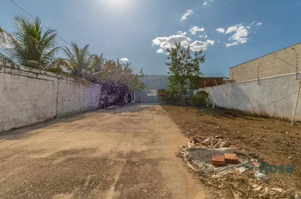 Casa à venda, com 2 quarto(s), amplo quintal no Bairro Jardim Universitário, Cuiabá. - Foto 2