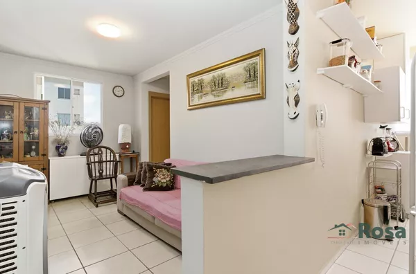 Seu novo apartamento no Dom Aquino com 2 quartos, reformado e com garagem coberta!
