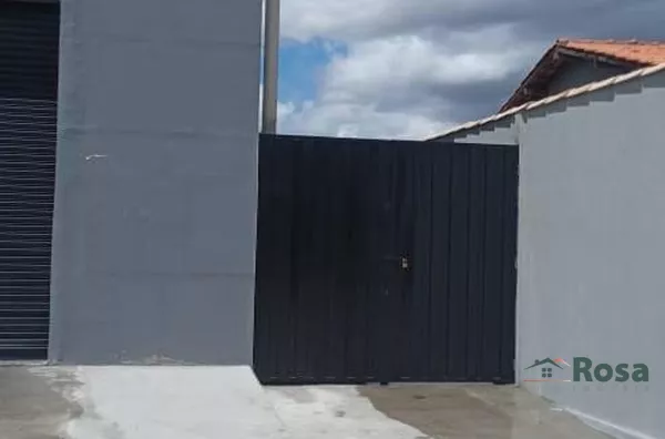 Frente acesse a garagem descoberta