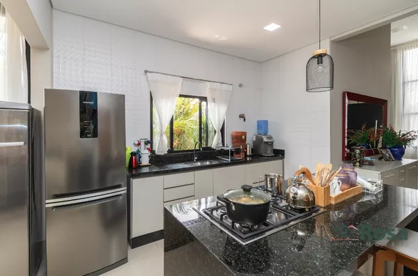 Casa Térrea Porteira Fechada com 3 Quarto(s), sendo 2 Suítes e piscina, próximo ao Centro de Chapada dos Guimarães. - Foto 6