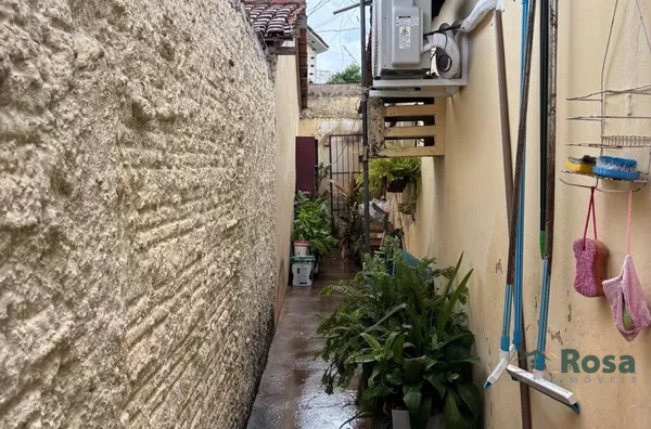 Casa de Esquina para venda com 3 salões comerciais, no Bairro  Baú em Cuiabá - Foto 4