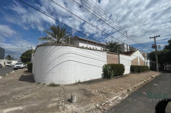 Casa Sobrado para venda com 3 suítes, piscina e Churrasqueira - Foto 1