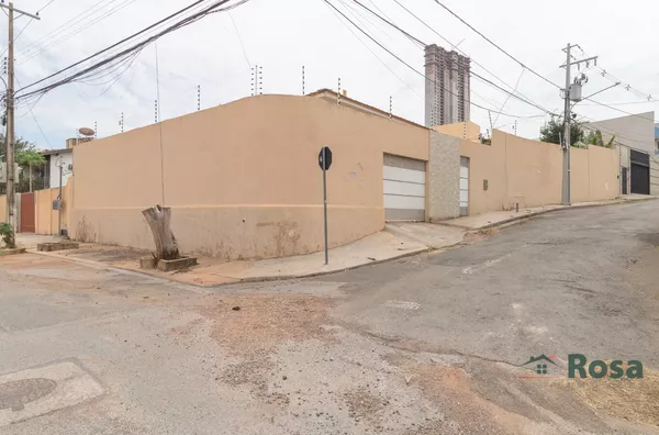 Casa para venda, 4 quartos, sendo 2 suítes, Sugestão para Clinica e Residencial Bairro Santa Rosa  Cuiabá - Foto 1