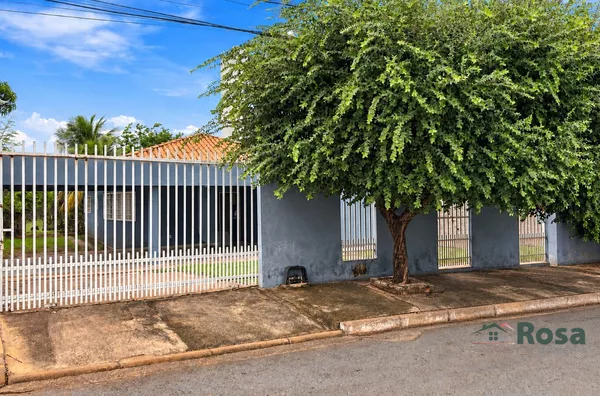 Casa Residencial ou Comercial para venda no Jardim Universitário em Cuiabá