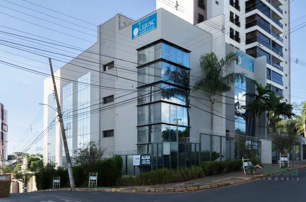 Amplo Prédio Comercial para Locação no Bairro Duque de Caxias, próximo ao Shopping Goiabeiras, Cuiabá. - Foto 1