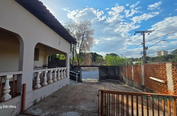 Casa Residencial e Comercial à Venda no Bairro  Araés, Cuiabá - Fica a 300metros da Av. Mato Grosso - Foto 1