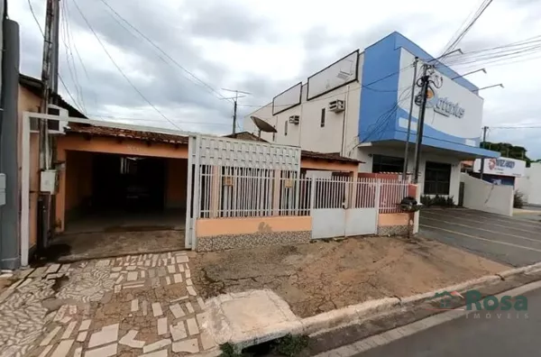 Casa com localização estratégica, ideal para fins comerciais
