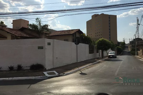 Imóvel residencial/comercial de esquina com amplo terreno para venda no Bairro Jardim Das Américas, Cuiabá - Foto 2