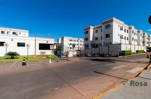 Seu novo apartamento no Dom Aquino com 2 quartos, reformado e com garagem coberta!