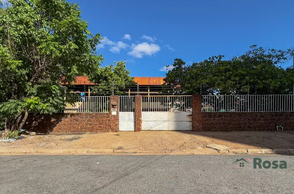 Sobrado para venda no Bairro Duque de Caxias II, Cuiabá - Foto 1