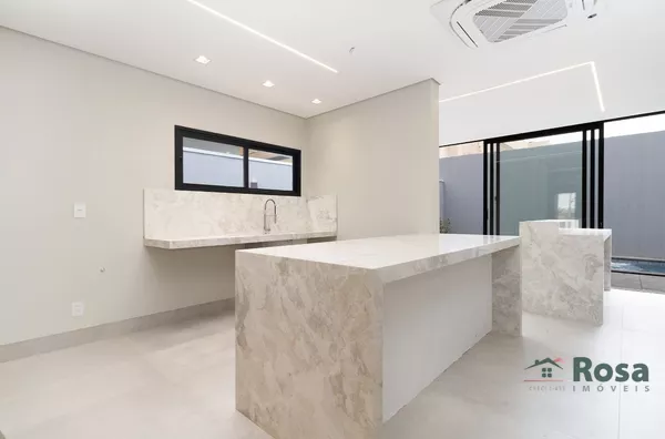 Casa à Venda Recém Construida com 4 SUÍTE(s), escritório, COZINHA GOURMET e PISCINA PRIVATIVA no Condomínio FLORAIS DA MATA, Várzea Grande. - Foto 3