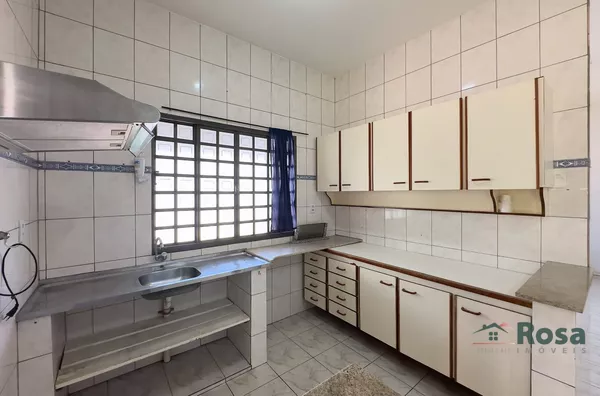 Casa para venda, 4 quarto(s) sendo 1 Suíte, próximo da Av. Fernando Correa da Costa,  Jardim Das Palmeiras, Cuiabá. - Foto 2