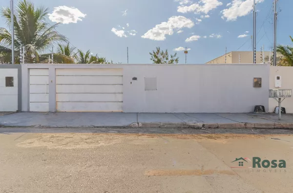 Casa à venda, com 2 quarto(s), amplo quintal no Bairro Jardim Universitário, Cuiabá. - Foto 1