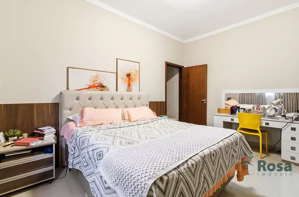 Casa à Venda com Suíte Master e equipado com Placa Solar, próximo ao Shopping Estação, no Bairro Santa Rosa, Cuiabá. - Foto 14