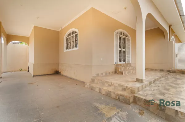 Casa para venda, 4 quartos, sendo 2 suítes, Sugestão para Clinica e Residencial Bairro Santa Rosa  Cuiabá - Foto 2
