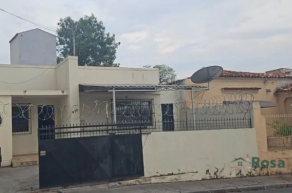 Casa para venda no Centro de Cuiabá - Foto 1