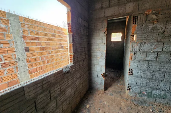 Casa e salão comercial em construção - Foto 6