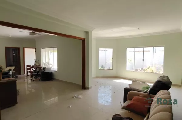 Casa para venda, 3 quarto(s),  Jardim Universitário, Cuiabá