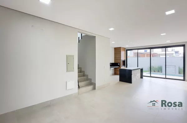 Sobrado à Venda Recém Contruído, com 3 QUARTO(s) sendo 1 SUÍTE, com COZINHA GOURMET e vista para PISCINA, no Condomínio BRISAS, ao lado do Brasil Beach, Cuiabá. - Foto 2